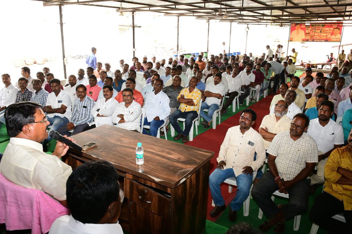 SingireddyBRS's tweet photo. వనపర్తి బండారునగర్ లో నిర్వహించిన జర్నలిస్ట్ మితృల ఆత్మీయ సమ్మేళనంలో రాష్ట్ర వ్యవసాయ శాఖా మంత్రి @SingireddyBRS గారు, హాజరైన మార్కెట్ చైర్మన్ పలుస రమేష్ గౌడ్ గారు , నియోజకవర్గ బీఆర్ఎస్ సమన్వయకర్త వంగూరు ప్రమోద్ రెడ్డి గారు, మున్సిపల్ చైర్మన్ గట్టు యాదవ్ గారు, https://t.co/jJIqSjnQTN