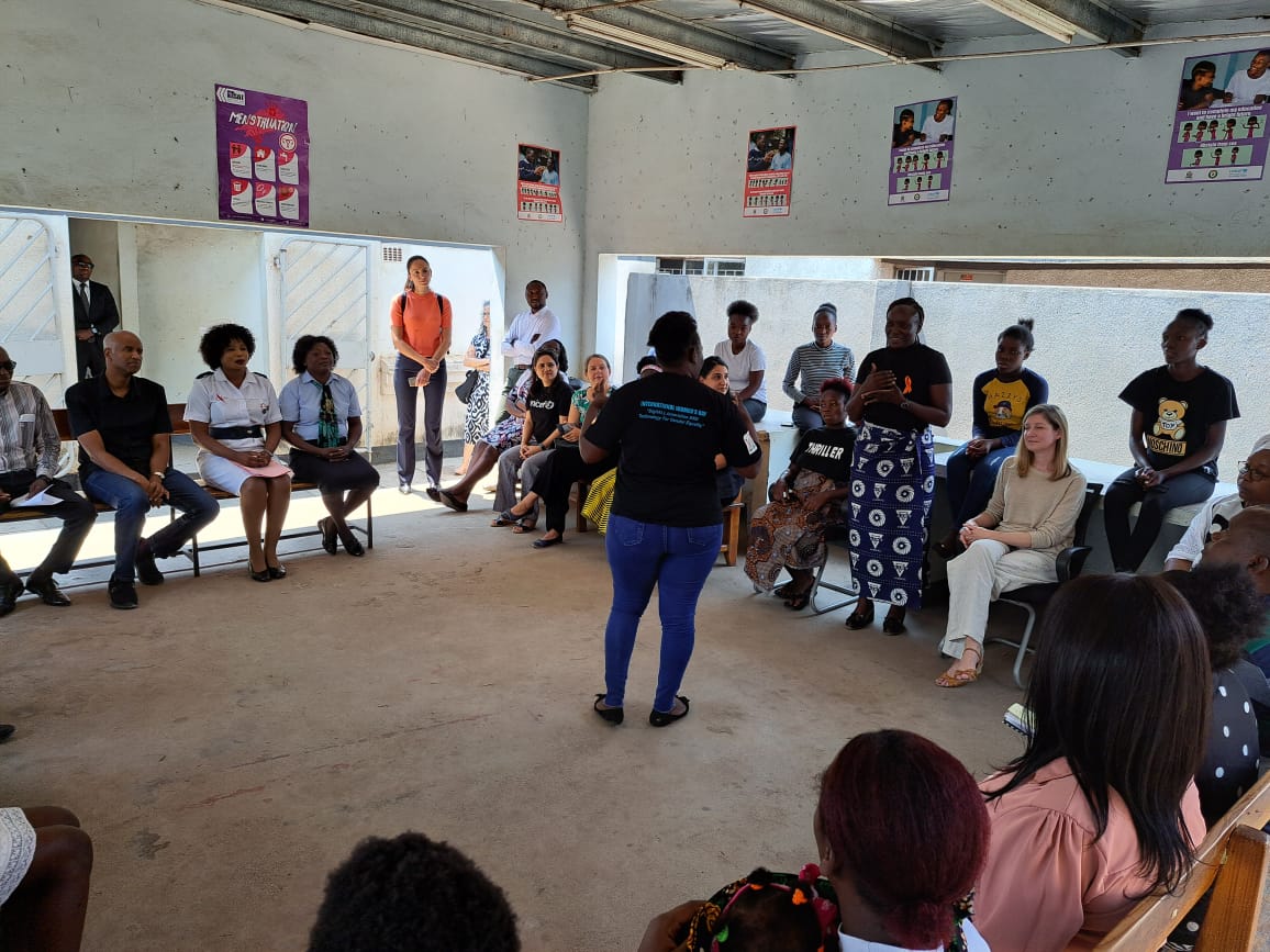 unicefzambia's tweet photo. Joining forces at Mtendere Health Centre with a delegation from 🇨🇦 @CanadaDev led by the Minister of International Development @HonAhmedHussen &amp; accompanied by @MCDSS_Zambia #GRZ @mohzambia @UNICEF @UNFPAZambia @YwcaCouncil for an #EndingChildMarriage session. #SafeSpaceForGirls. https://t.co/2wm7a1GAft
