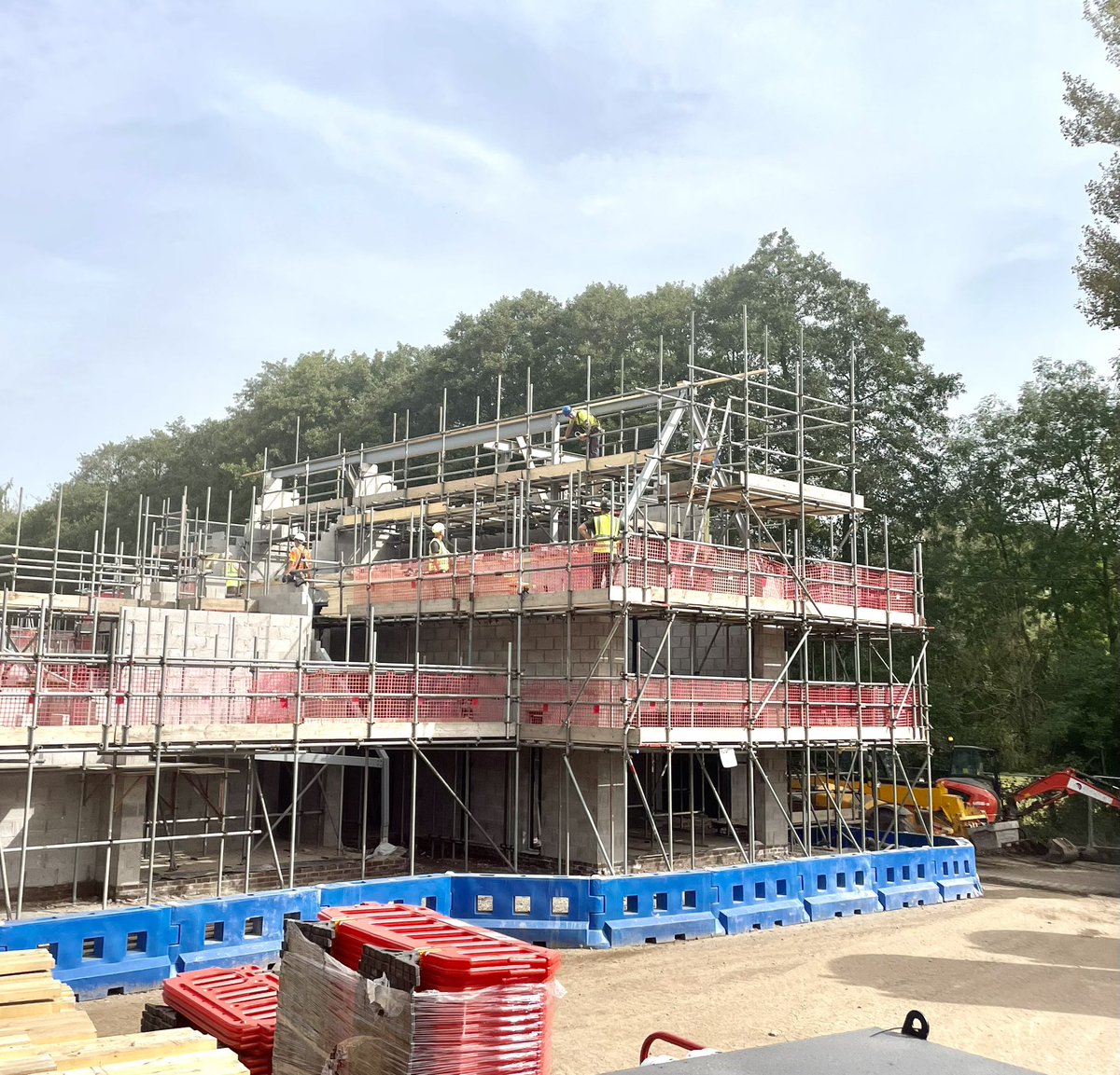BowdonHomes's tweet photo. Plot 1 on the soon to be show home is topping out this week with the commencement of the first roof and the scale and balance of this build is now very impressive #architecture #contstruction https://t.co/7mnAxS91hx