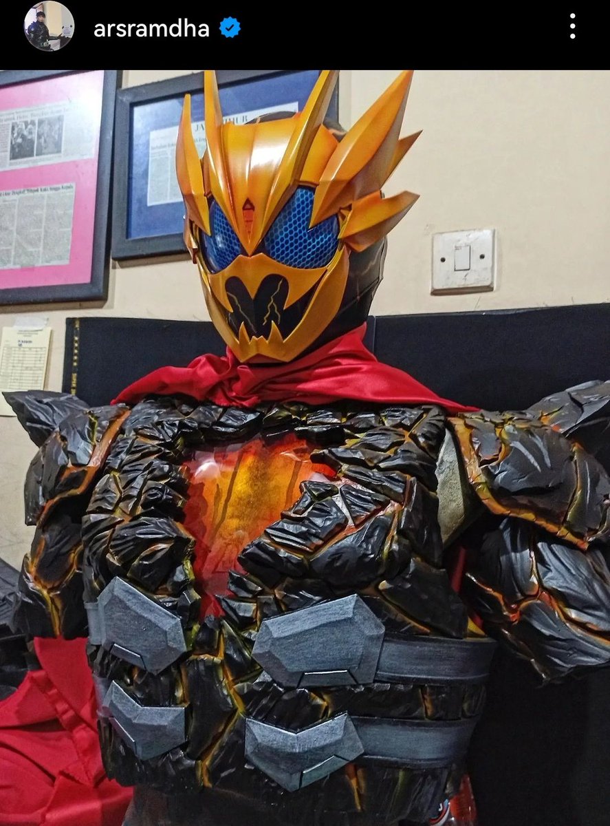 CyborgTofu's tweet photo. whoaaa the ragnarok design actually looks sick as hell as a real suit damnn https://t.co/Df5rPu6NHX
