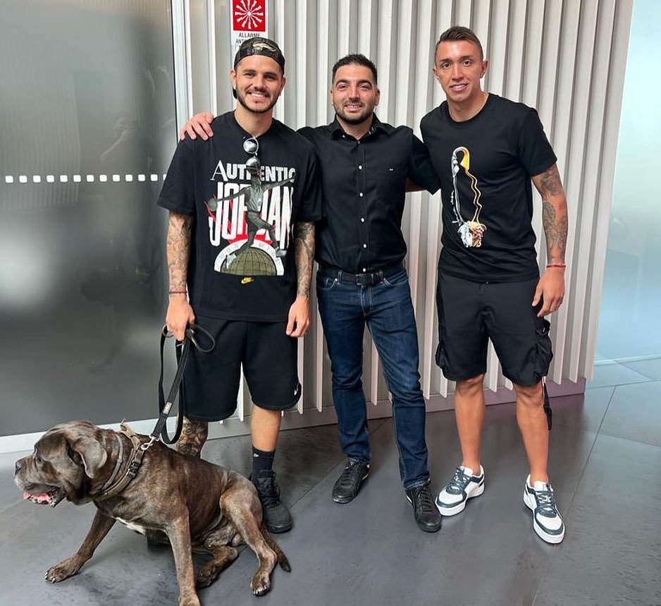 galataedt's tweet photo. 💥💥💥💥Mauro Icardi ve Fernando Muslera Türkiye'ye dönüyor.
#samiyen #Ndombele #DursunÖzbek #AliTurap #DursunÖzbek #HandeBaladın #Haluk #Samoş #maliyebakanımehmetşimşek #kuduZ https://t.co/eSpRRo6gJ2