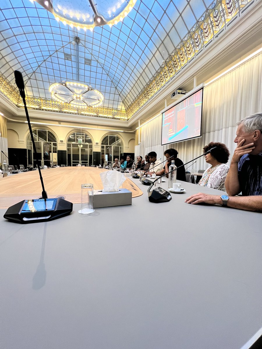 Voelde goed weer even terug te zijn op het Stadhuis! Een afvaardiging vanuit de Kaapverdische gemeenschap maakte kennis met de <a href="/gemeenteraad010/">gemeenteraad van Rotterdam</a> op initiatief van o.a. <a href="/joannunnely/">Joan Nunnely</a>. Een leerzame en hopelijk inspirerende ochtend. Dank voor de uitnodiging!🙏🏽