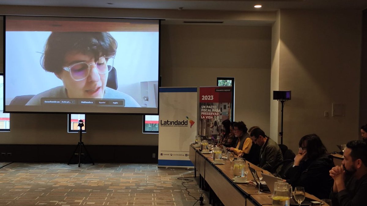 latindadd's tweet photo. "Las innovaciones políticas que produjo el mov #feminista han desestabilizado ciertas jearquias que hoy necesita el orden neoliberal para funcionar, como asegurar grandes cantidades de trabajo #NoRemunerado", Lucia Cavallero de @ColectivoNUM https://t.co/mHk70QG9Yx