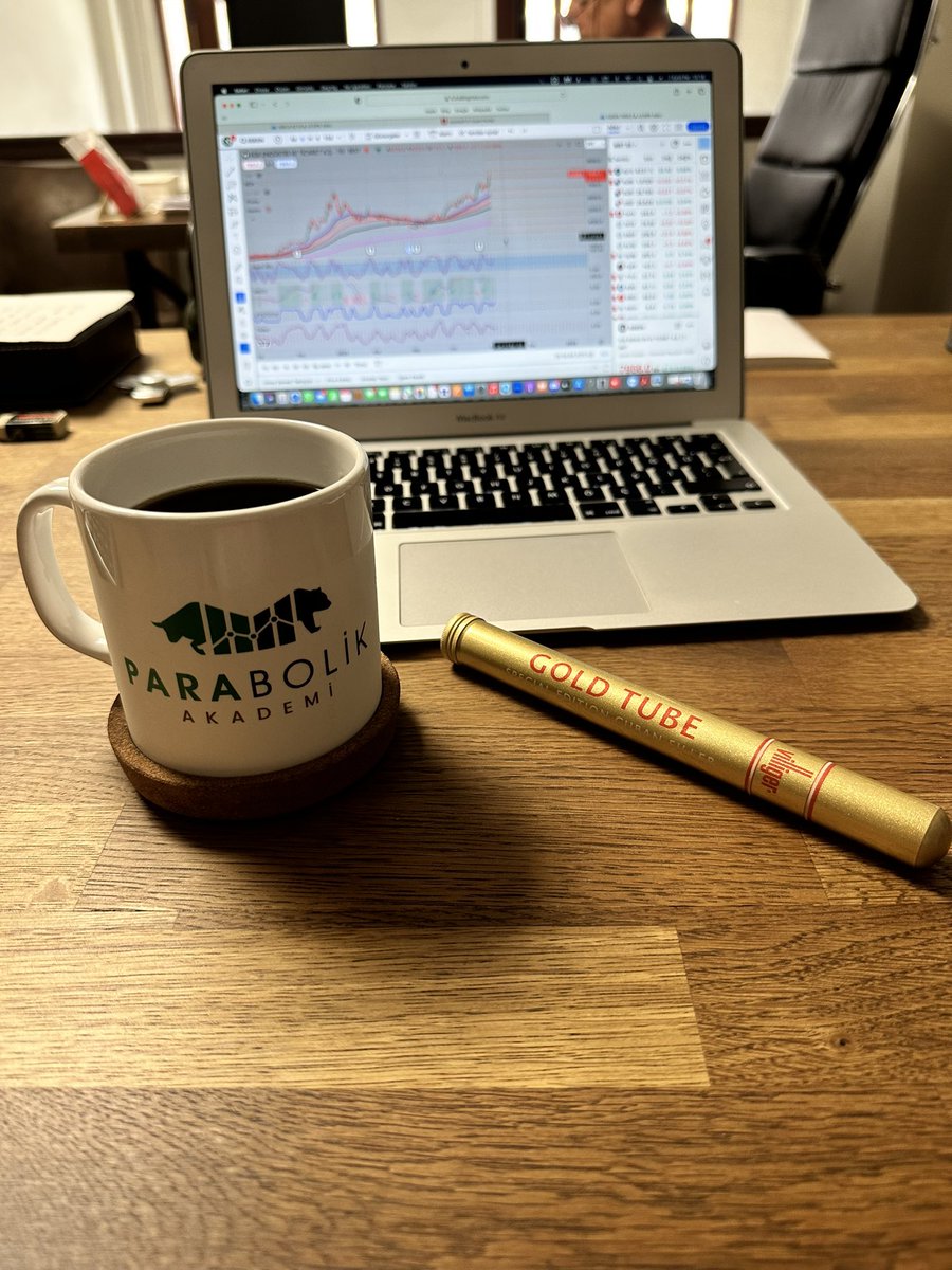 Dun #egeen bugün #dyoby bu kupa bana uğurlu geldi recebim. Yolun açık olsun. Kıymetli hediyen için teşekkür ediyorum 🙏🏻 <a href="/SaskinBorsaci/">®€©€℗ ($@$k!n Borsacı)</a> <a href="/ParabolikAkadem/">Parabolik Akademi</a>