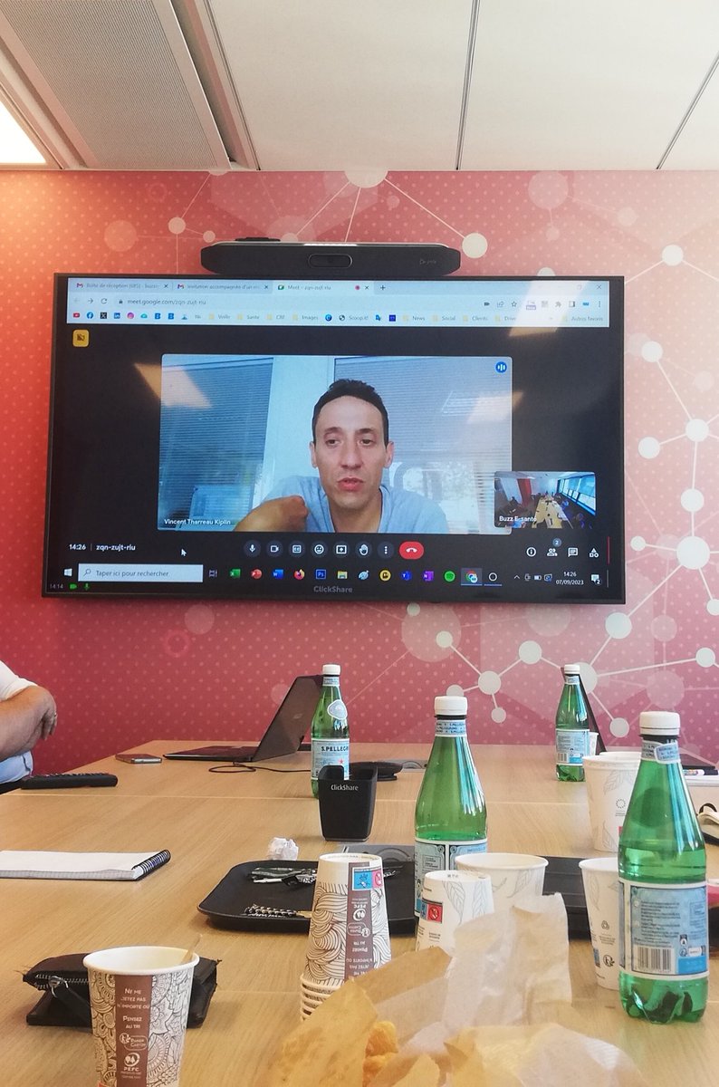 Nissabenz's tweet photo. La journée continue avec un échange très passionnant avec @VincentTHARREAU CEO de @kiplin  sur l'intérêt de la gamification à changer les comportements !
#hcsmeufr #mbadmb #mbadmbhealth https://t.co/k27FgW53rf