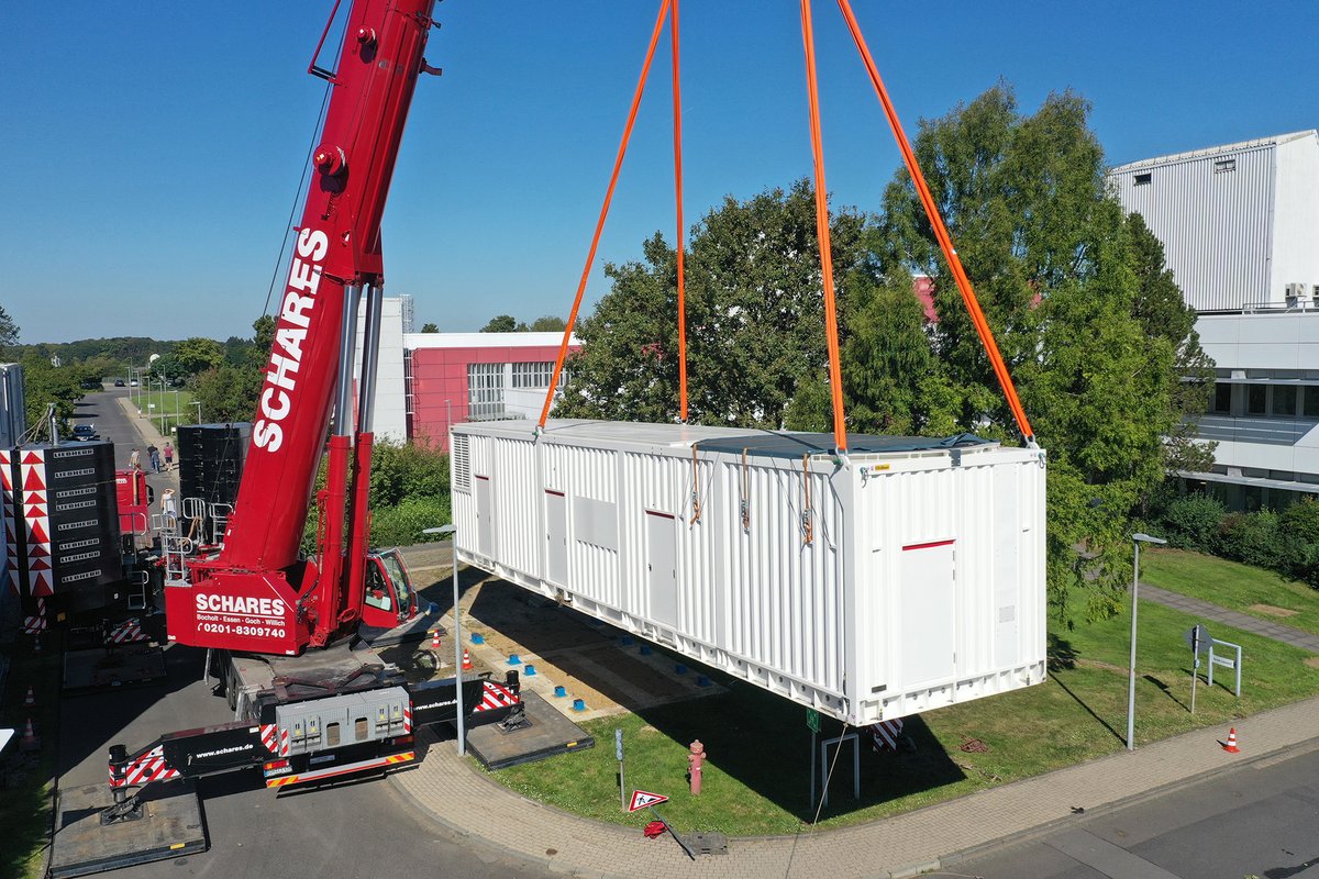Fraunhofer_FHRe's tweet photo. Fly, "little" #GESTRA EUSST container! You're almost there!
@DLR_SpaceAgency https://t.co/z9bjpjkfRO