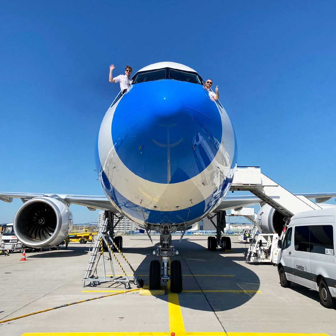 🌊 Boarding completed und ready for take-off. 🌊 Unsere erste #A330neo in der Farbe sea steht in den Startlöchern für ihren aller ersten Passagierflug. 💙 Mit um die 300 Gästen an Bord geht es für unsere wunderschöne D-ANRB Richtung #Vancouver. 👀🍁 Let's go D-ANRB. ✈️