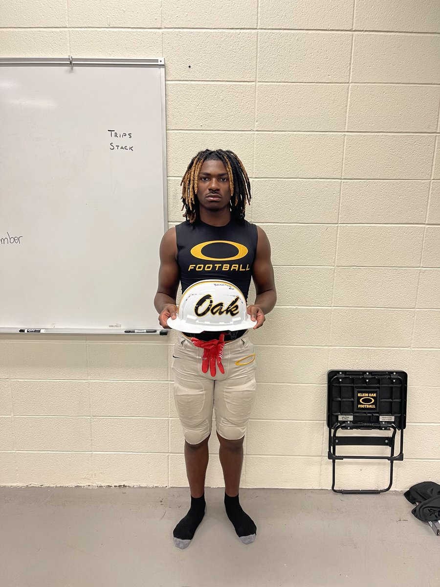 The Week 2 Hard Hat goes to Preston Tyson <a href="/PrestonTyson2/">Preston Tyson</a> ! 10 tackles and 2 PBUs makes for a solid day at the office!
#BoxGang