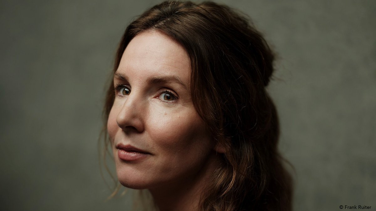 Vannacht was Renske Jonkman te gast die vertelt over haar nieuwe boek Uitwaaien, lofzang op ons vlakke land.

Luister het gesprek terug als podcast via: bit.ly/NMS-podcastlink