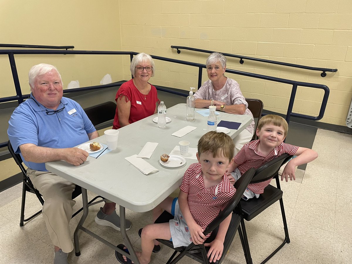 EduKatieA's tweet photo. Pastries With Patriots was a hit with the Alexander twins! @OGElementary @JohnCAlexander @LexingtonOne https://t.co/LPOjTo3Mhb