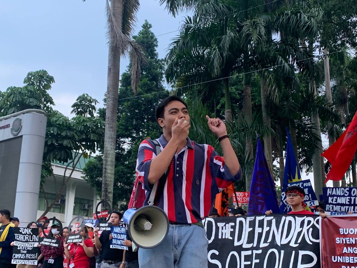 uplbperspective's tweet photo. Tinalakay naman ni Kyle Salgado ng BAYAN TK ang mga isyung pang-ekonomika sa bansa, gaya ng pagtaas ng presyo ng bigas at pagdepende sa importasyon.
#FirstSemRage
#IgpawPasulongUPLB
#DefendTheDefenders https://t.co/irlHzdTr3X