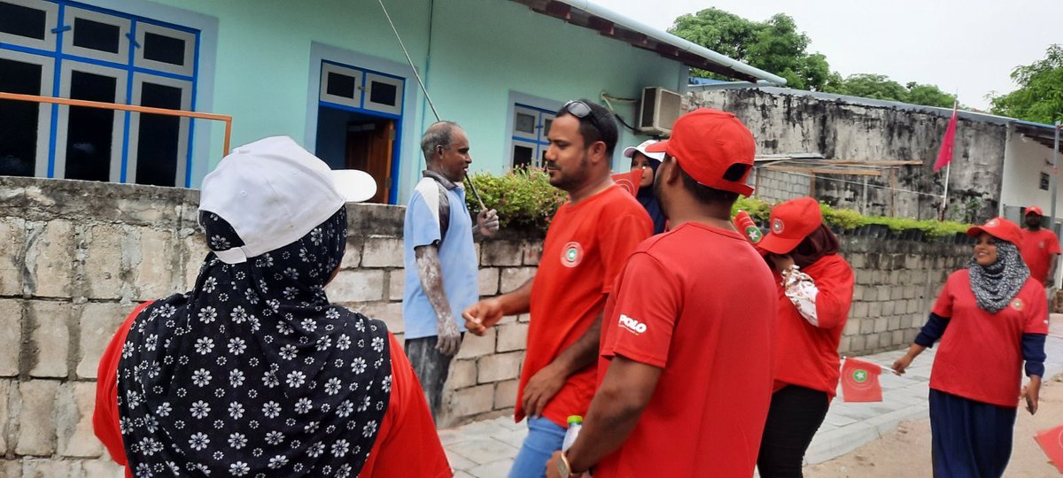 📍M.Mulah

 Happening now !
Door to door at Meem Mulah 

#QasimAmeen2023 
#HaaskandaalaaHamajeheyne 
#QaumeeCandidate