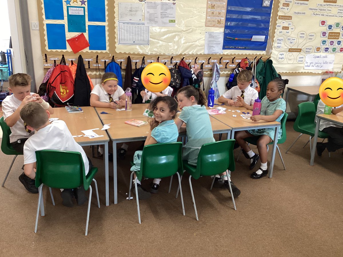 5StHerberts's tweet image. We are learning about input, process and output in computing.  #StHerbertsComputing