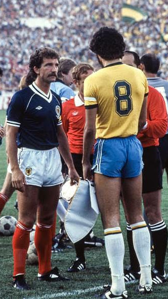 MotherSoccerNL's tweet photo. So you are Doctor Socrates ? (1982) 
🇧🇷 - 🏴󠁧󠁢󠁳󠁣󠁴󠁿 https://t.co/3e9pFOgx9k