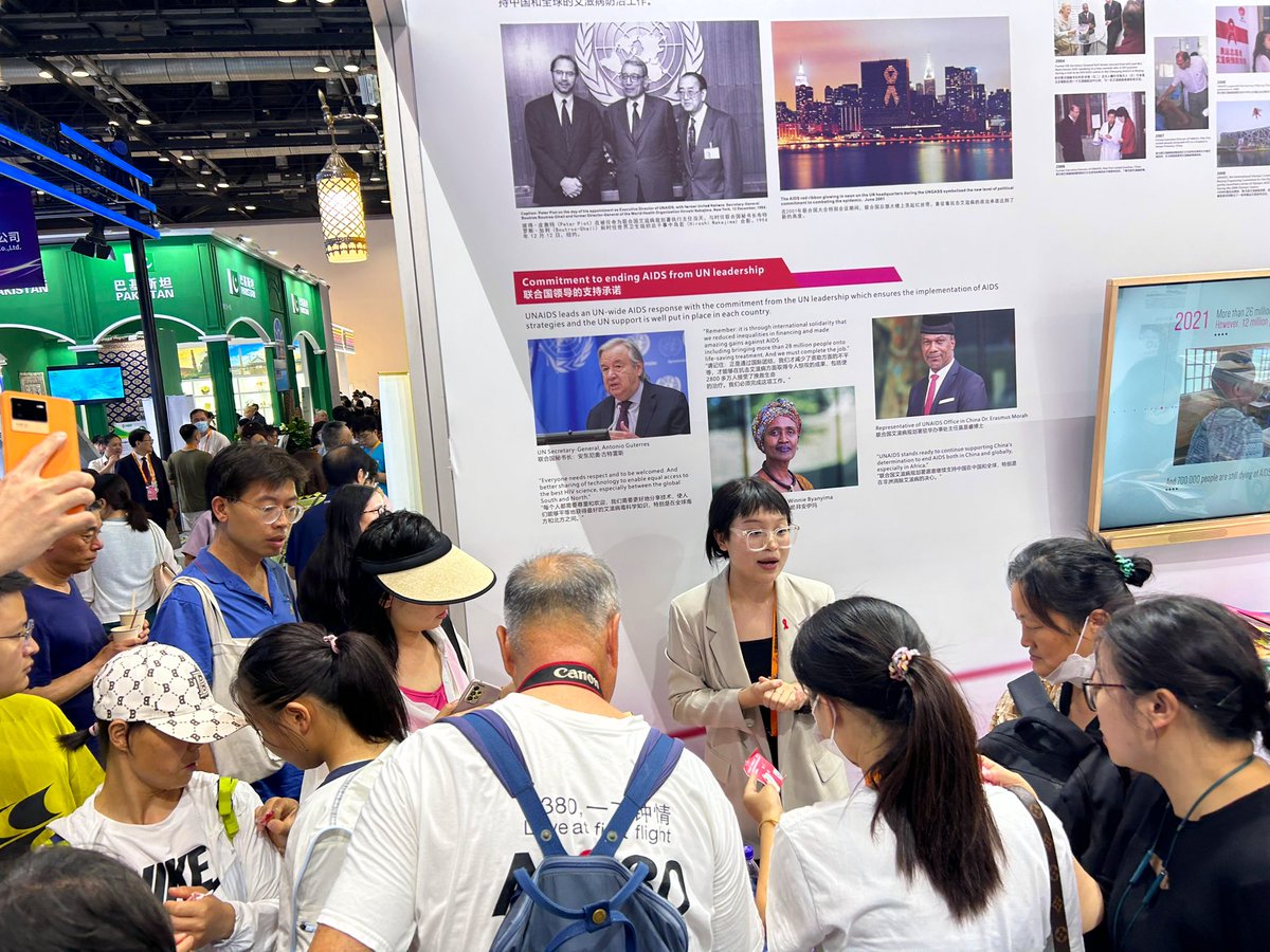 Farewell lunch today for Julie, my intern.

Will not forget your laughs, your cries and your playfulness.

You light up UNAIDS Office in China. 

Keep shining. 

Keep being your true self.