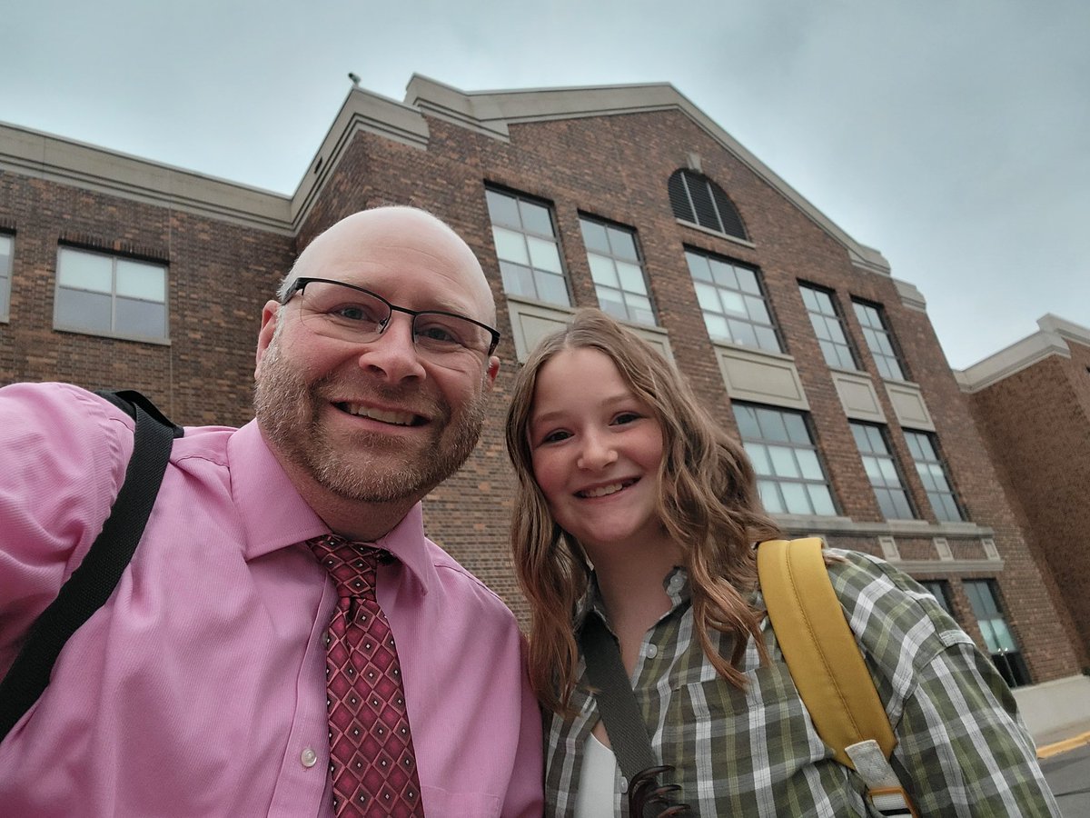 MarkJWestpfahl's tweet image. I didn&apos;t do it last year, but I&apos;m bringing back #TiesOnTheTs (Tuesdays and Thursdays) this year. Ellie approved of this message. I&apos;m a little bummed I don&apos;t have her in class this year, but she&apos;s stopped by a few times to say hi to dad. #SSPMSpackers
