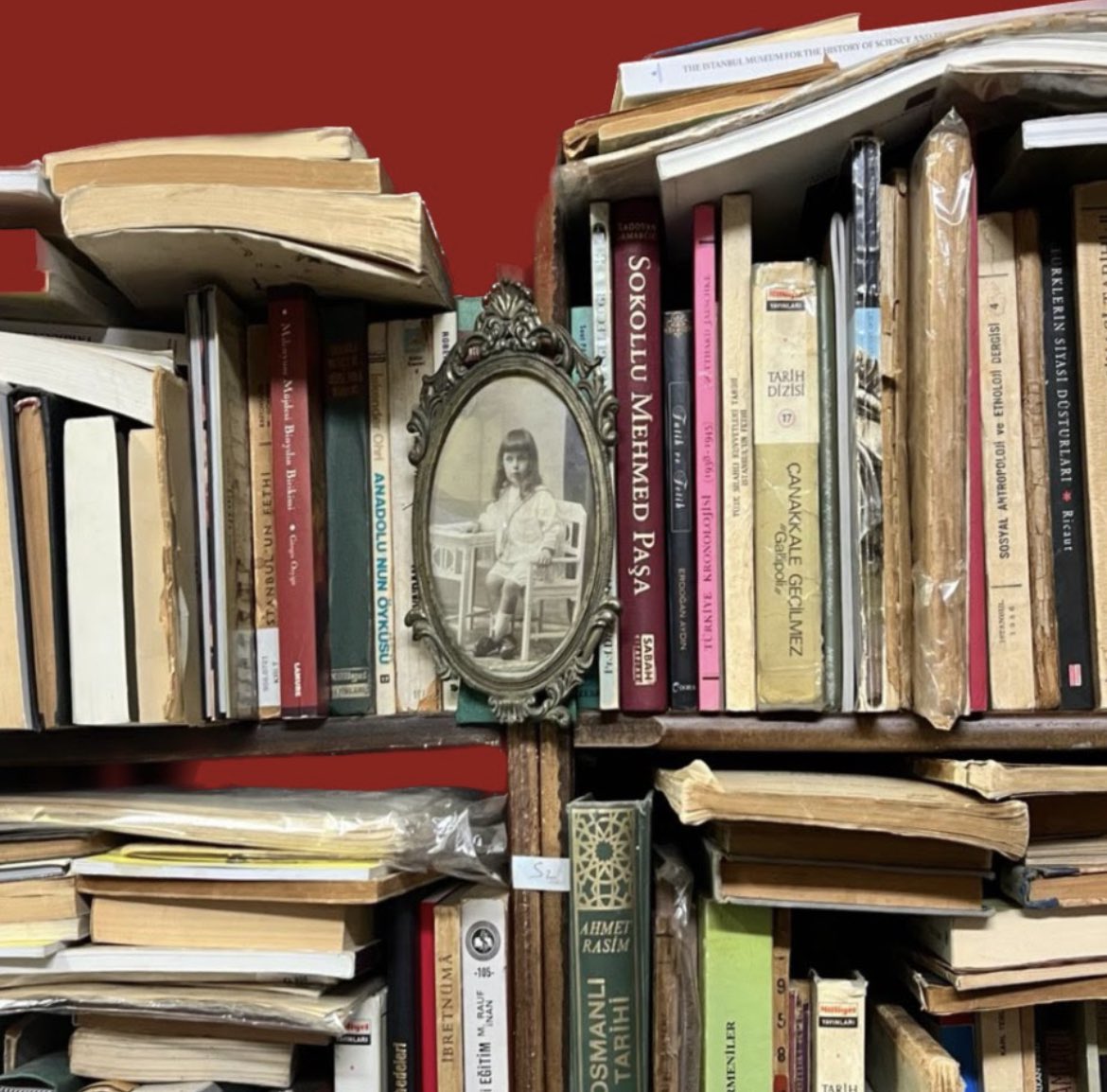 Nadirkitap's tweet photo. "Seni kitap koklar gibi seviyorum, buna eminim. Çünkü ben; çok sahaflar gezdim seni bulmak için."
-Ahmet Hamdi Tanpınar
https://t.co/I8YJZlaHvN
Milyonlarca kitap, aradığınız kitabın adresi https://t.co/0qleYWjb9p'da.
#kitap #sahaf #Alıntı #book #bookstagram #currentlyread https://t.co/0k3HW1ECro