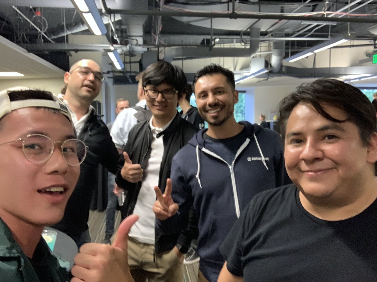 hsiangyuhu's tweet photo. And photos back in Chain React 2019 https://t.co/fbmuiVk3CW