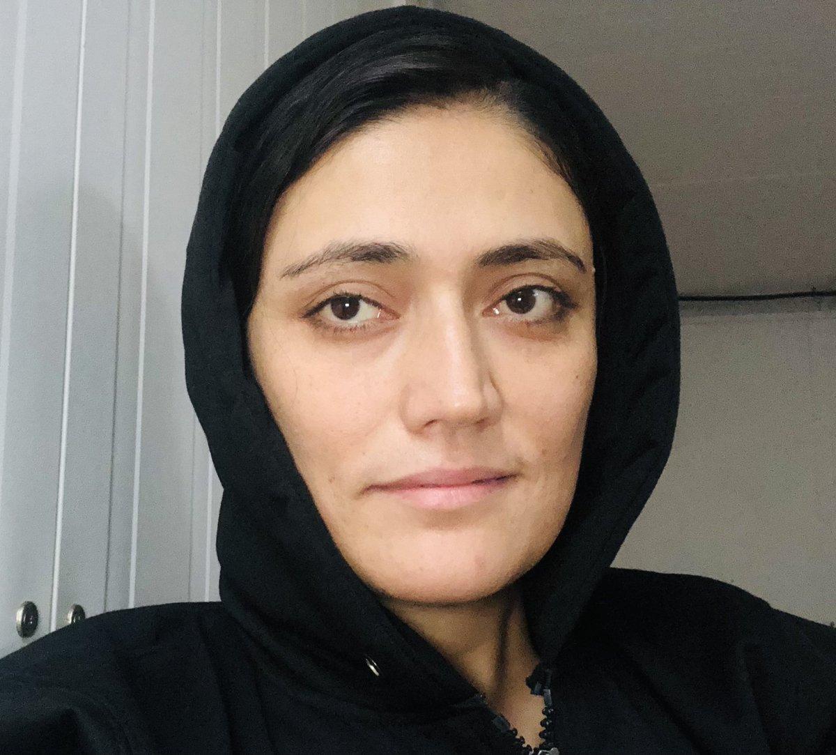 parwananijrabi's tweet photo. اعتصاب غذایی زنان معترض وارد هفتمین روز شده و تاکنون هیچ پاسخی از طرف سازمان ملل و کشور های حامی دیموکراسی دریافت نکرده اند.
درود بر شیر دختران 👏🏻🌺
#فاطمه_اعتمادی
#رقیه_ساعی
#وحیده_امیری 
#مسعوده_کوهستانی https://t.co/WDYVGoJIbp