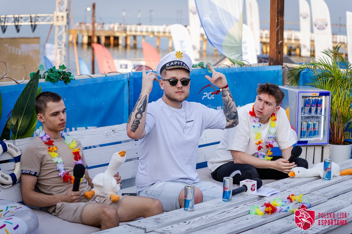 AHOJ 🫡

Kapitan <a href="/KTerpinski/">Krystian Terpiński</a> razem z <a href="/TajReXxX/">TajReX</a> oraz <a href="/szalonyval/">Szalony</a> przypomina o kolejnym turnieju kwalifikacyjnym do tegorocznego Red Bull Campus Clutch! 

Nie czekaj -&gt; redbull.pl/campusclutch
