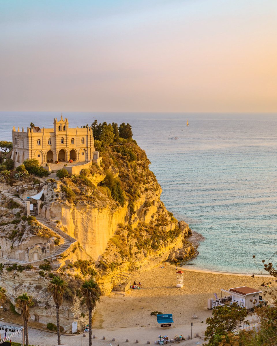 RobertoRuscetta's tweet photo. Tropea, mattine presto https://t.co/AesqbiT6XF