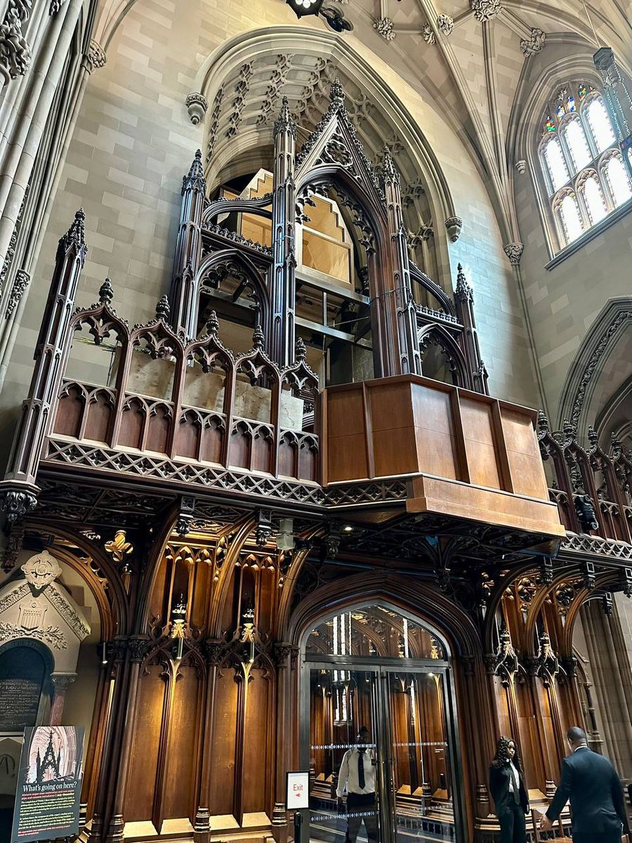 rudingar's tweet image. Guess where this is? I'll give you a hint. New York.