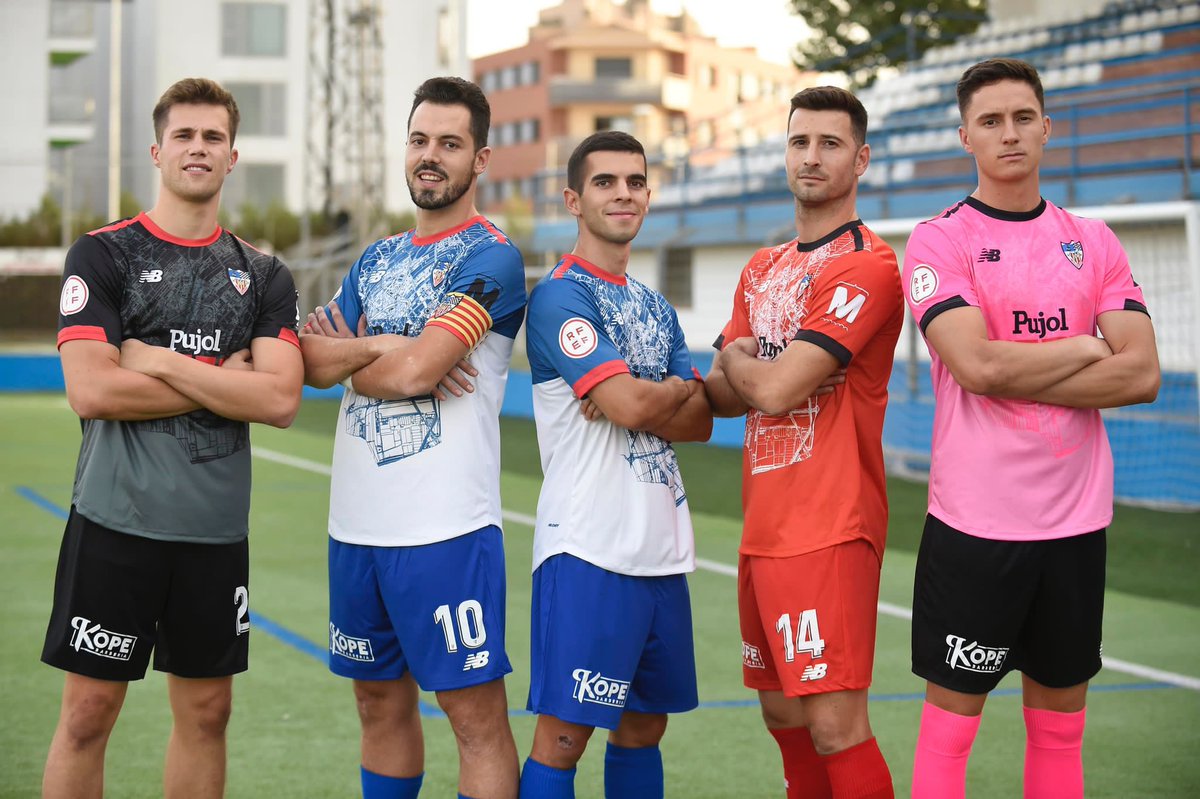 CFJ_Mollerussa's tweet photo. Uau!🤩👌🏻

Així lluiran els jugadors aquesta nova temporada‼️

Quina preferiu!? https://t.co/XblUePgFMu