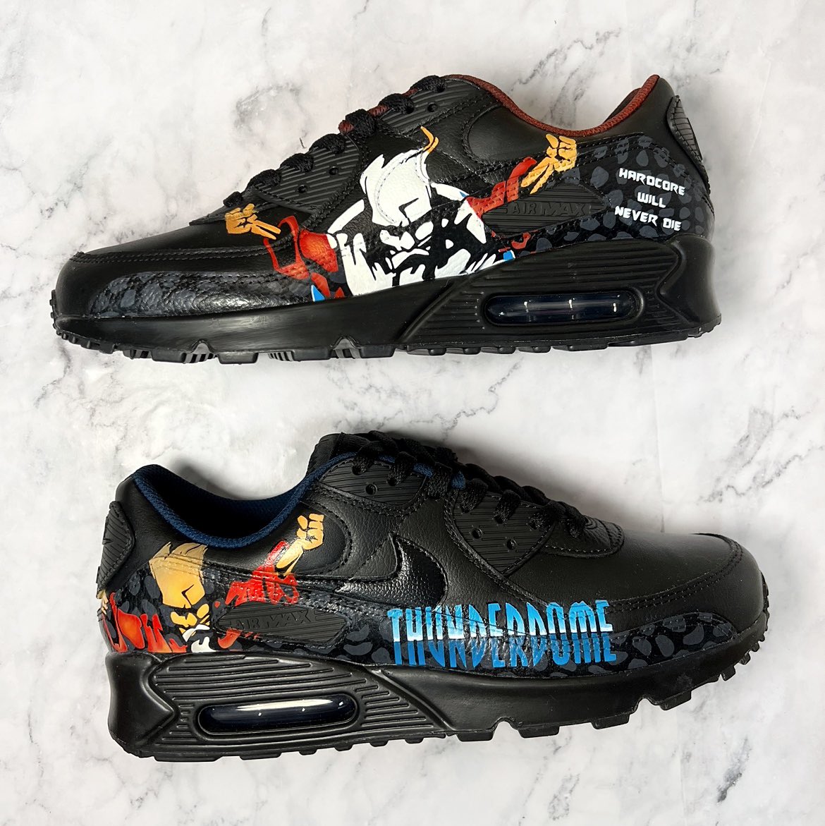 Natasjacustoms's tweet photo. Voor een echte gabber onmisbaar deze handgeschilderde Thunderdome Nike’s Nu te bestellen: https://t.co/rh45mHN88y

#customsneakers #sneakerart #customshoes #angelus #handgeschilderd #handpainted #customised #customnike #sneakerartist #thunderdome #hardcore4life #gabber #hakken https://t.co/RRBFLQy0rs