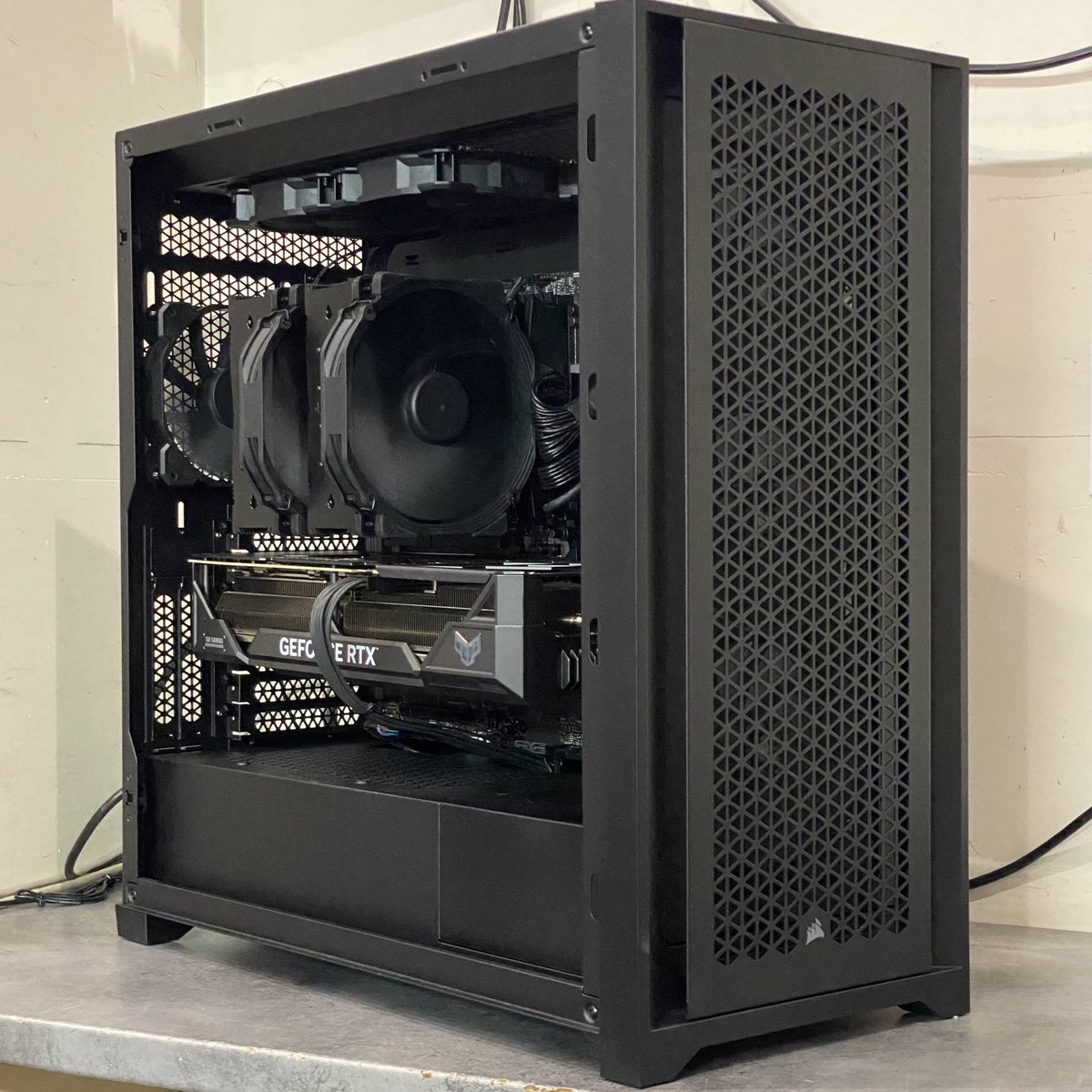 AbsolutePC's tweet photo. 🖤🖤🖤 https://t.co/MpxUzxgxzk