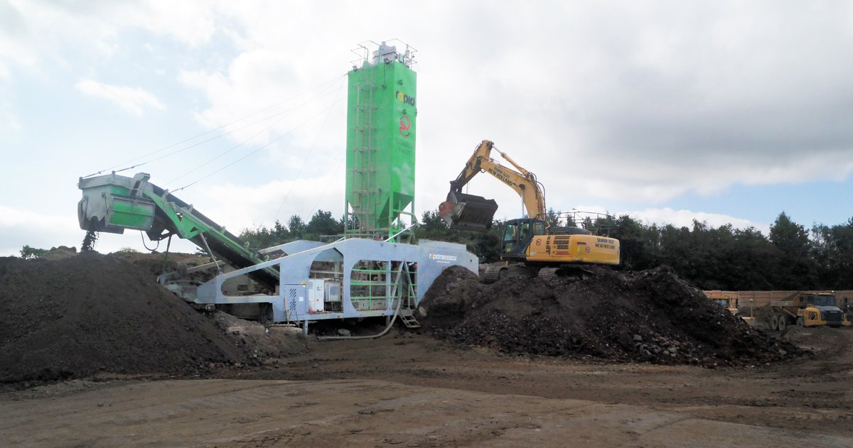 rapidint's tweet image. Proudly collaborating with experts in concrete, construction, &amp;amp; the environment to lead in mixing technology. 

📸 Rapid&apos;s Jarlath Gilmore, with advisory partner David Truscott, MCIOB, exploring new applications. 

Stay tuned for updates! 

#mixingtechnology #soilstabilisation