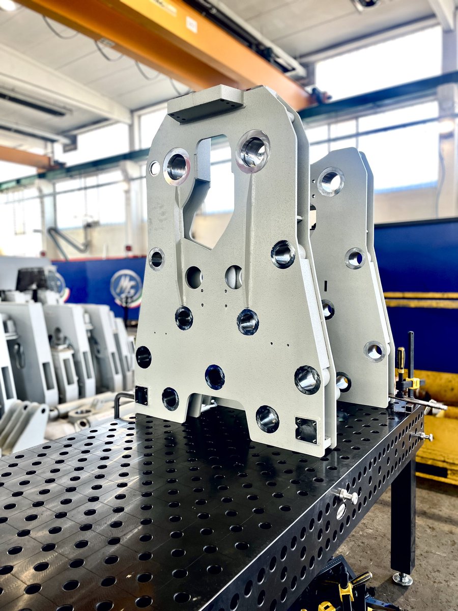 MG_srl's tweet photo. Quality control check before assembling 🆗📝

#mgsrl #mg #bending #bendingmachine #machine #roll #rollbender #rolls #piedmont #piedmontexcellence #italia #italy #italianexcellence https://t.co/wsLa8Q7Zg8