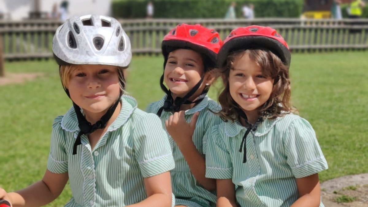 StJuliansLisbon's tweet image. Sunshine and smiles at St. Julian&apos;s School today! ☀️🏫 
New beginnings and eager faces! Our students are all set for an amazing school year ahead.
#StJuliansLisbon #TheJoyOfLearning