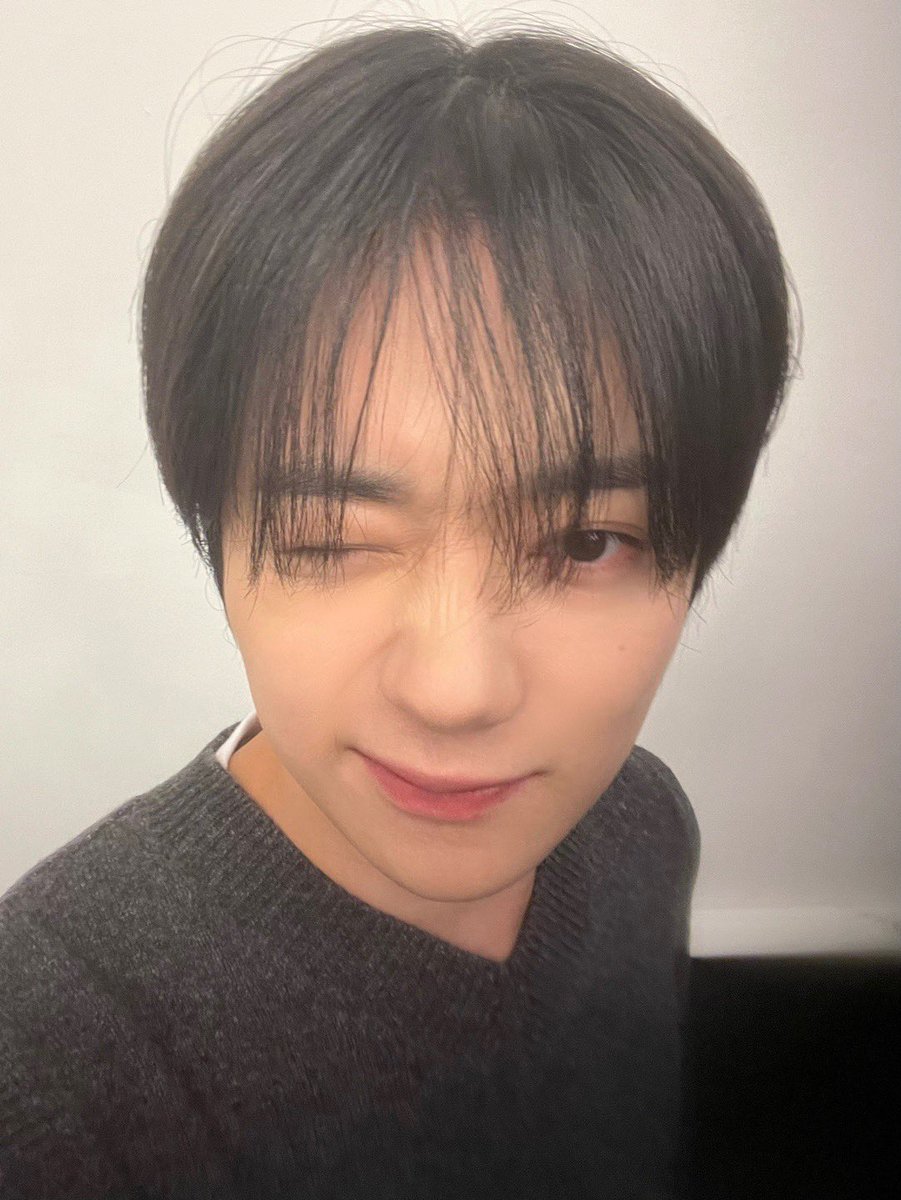 OmegaX_members's tweet photo. [#OX]

눈에 먼지가..!

#OMEGA_X #오메가엑스
#예찬 #YECHAN https://t.co/etZPW0JvOU