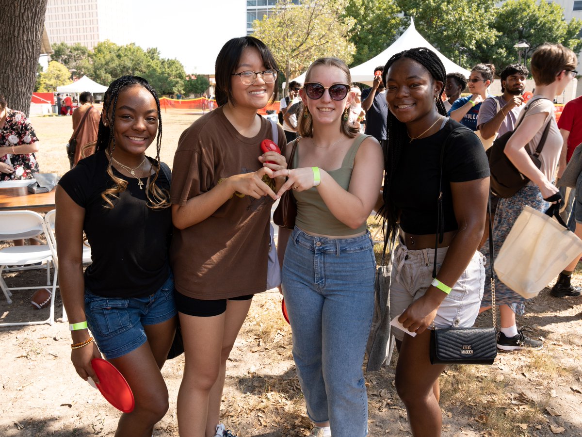UH_Housing's tweet photo. I spy some of our campus Coogs 🔍 We hope you all enjoyed connecting to the campus and kicking off the semester with all of the amazing #WeeksOfWelcome activities! Which one was your favorite?
#UHLiving #UHWOW23 https://t.co/abeFvCtVfo