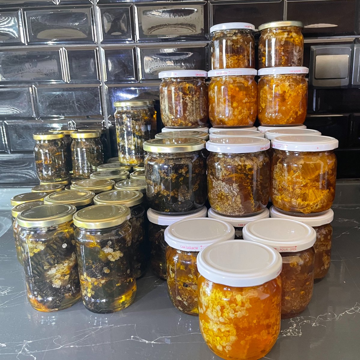 🍯 Exciting News from Oliveland! Our 2023 Honey Harvest is Here! 🍯
The buzz around Oliveland is sweeter than ever as we proudly announce the commencement of our 2023 honey harvest! 🐝🌼

Nestled amidst the heart of our Lavender garden, our diligent Apis Mellifera Cypria bees