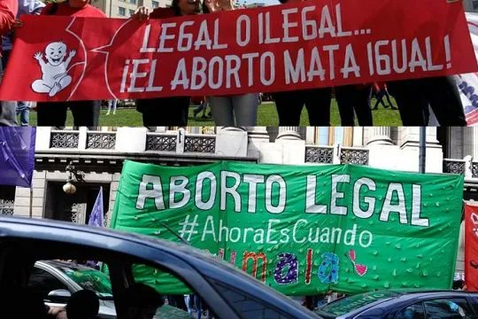 A nivel federal; SCJN despenaliza aborto 
buff.ly/3sIWlxB 
@SCJN @ArturoZaldivarL @porlavida2014 @ONUMujeresMX @GIRE_mx @AbortoCero @columnasdemex @adrian_garzap