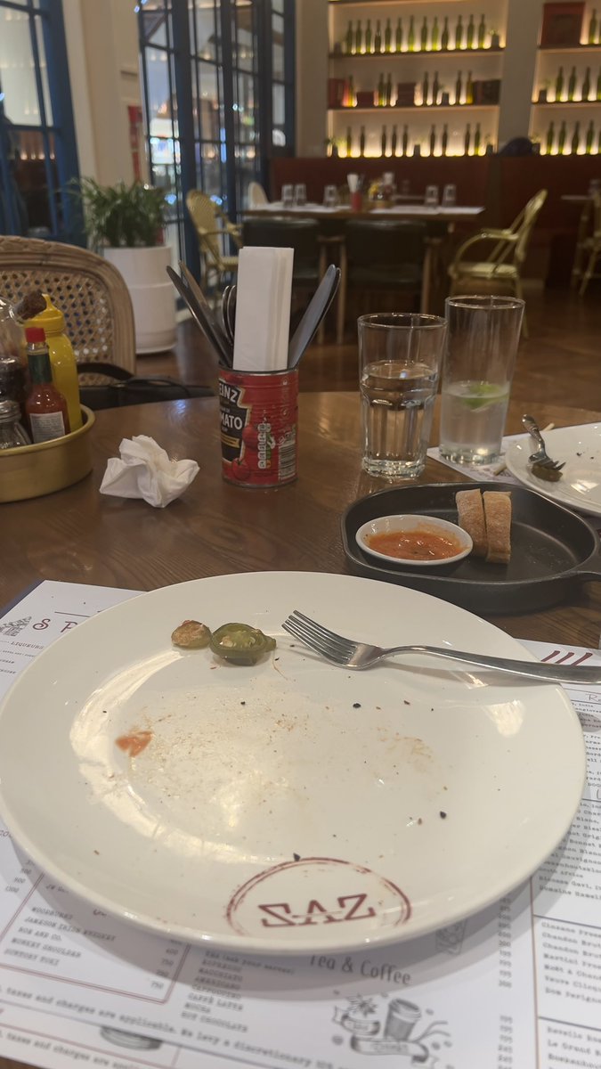 khushbookadri's tweet photo. "Capturing the perfect food pic is an art, one I've mastered only after the plate is empty. ๐
๐ #FoodieFail #TooGoodToWait" https://t.co/ZhL7xmkoka