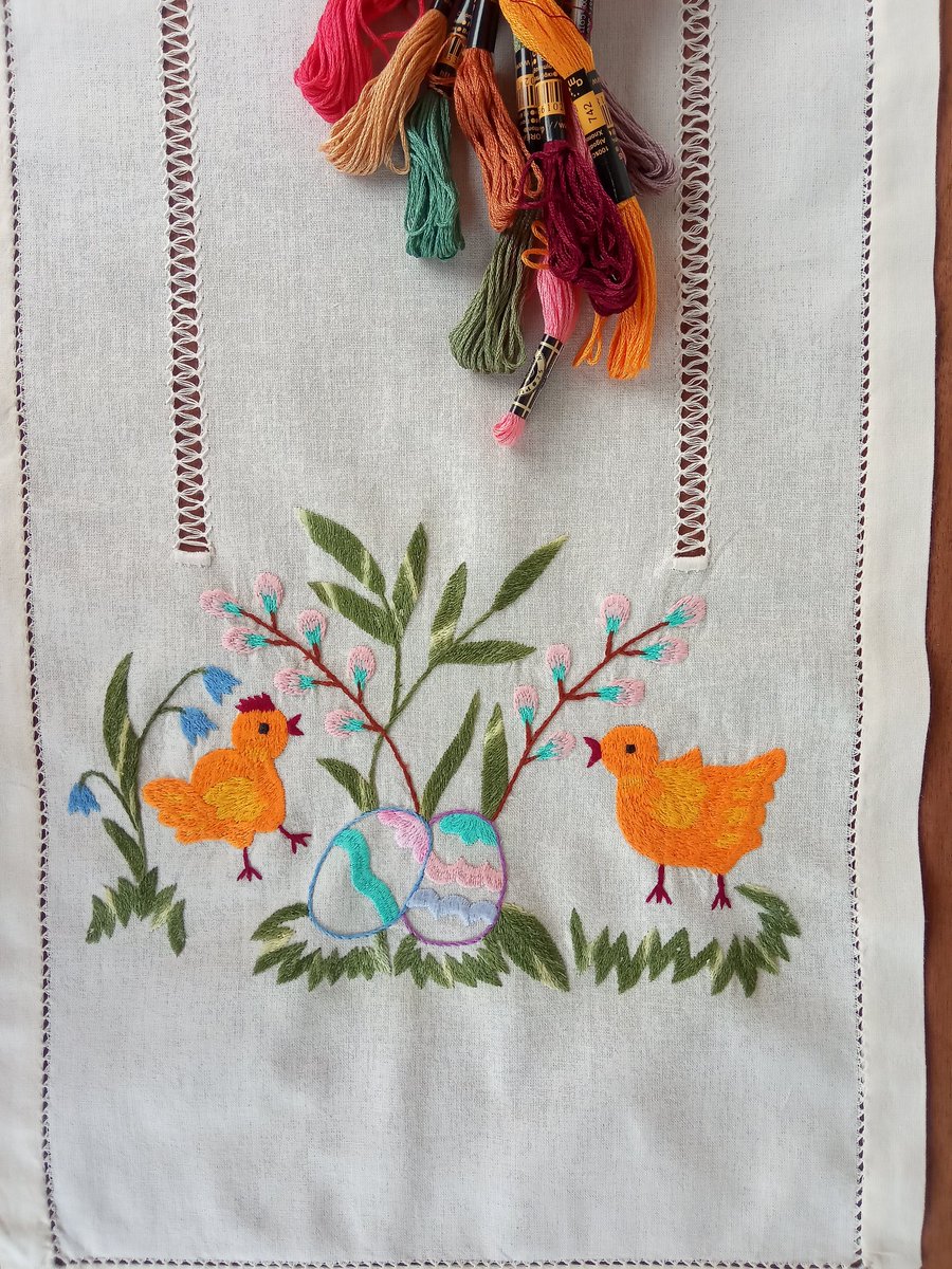 TatevKarapety16's tweet image. HANDMADE TABLECLOTH
#handmade #handcrafted #handmadetable #embroidery #embroidered #ricamo #ricami #ricamomania #ricamoamano #needlework #tablecloth #homedesign #homedecoration #broderie #bordadoamão #easter #easter2023 #eastergifts #easterdecor #eastereggs #handmadeeasterdecor