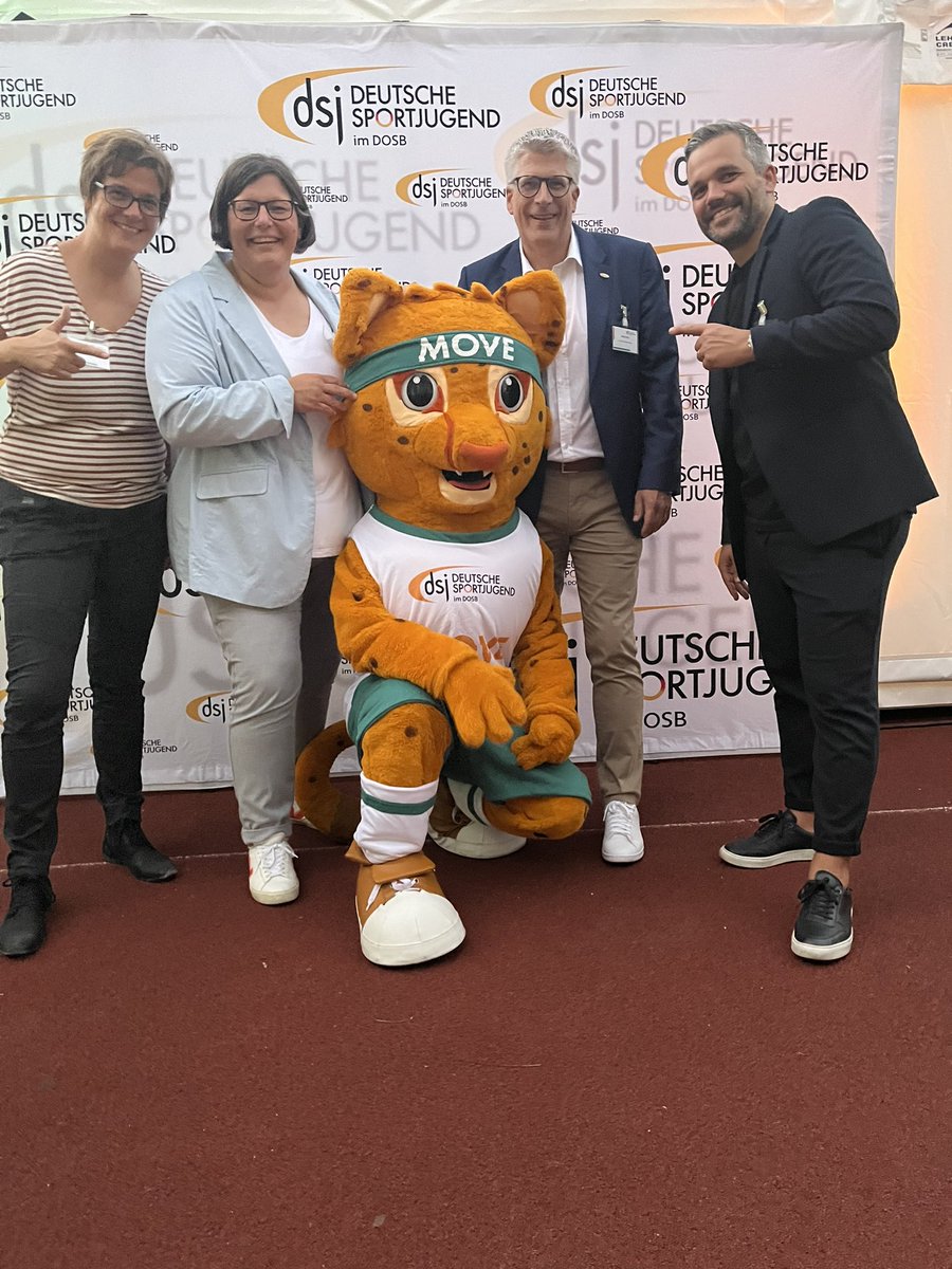 Beim unserem parlamentarischen Abend konnten wir gestern viele Gespräche führen und wir sind dankbar, dass sie viele Parlamentarier gekommen sind und für z.T. kontroverse Diskussionen zum Haushalt bereitstanden