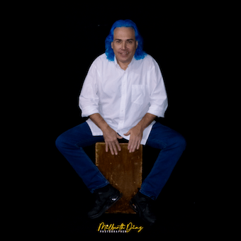 <a href="/GoyoReynaCanta/">Goyo Reyna</a>, en su faceta de gerente cultural, ha dedicado parte de su tiempo a la creación del Centro de Estudios de Iniciación, Profundización y Evolución Artística Integral (CEIPEAI), que pronto abrirá sus puertas en su sede de Manzanares.

Lee:
pasionpais.net/foros-formacio…