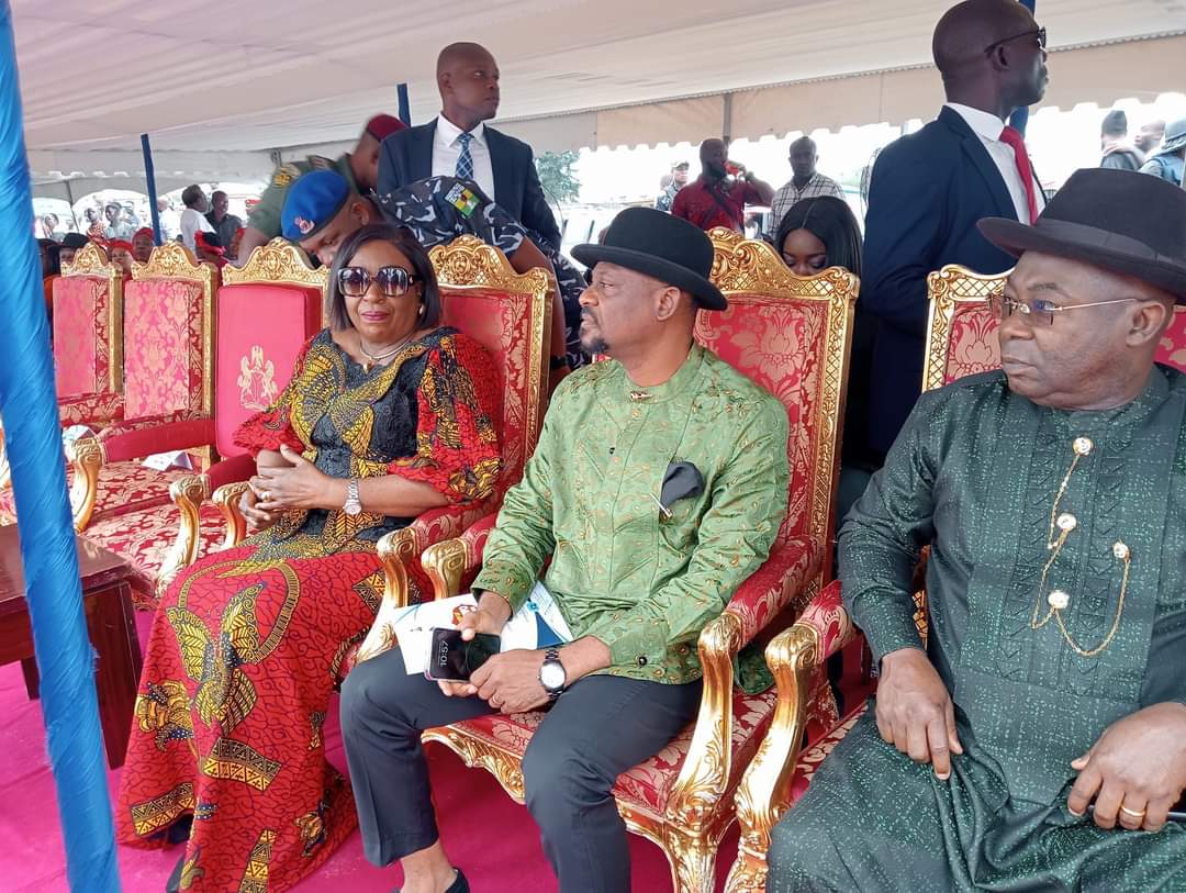 possible1001's tweet image. The Elelenwo internal roads has been fagged-off by His Excellency  @SimFubaraKSC GSSRS, Governor of Rivers State to mark his 100-days in office. 

#phtwittercommunity #wike 
#SimMediaVolunteers 
#100DaysInOffice