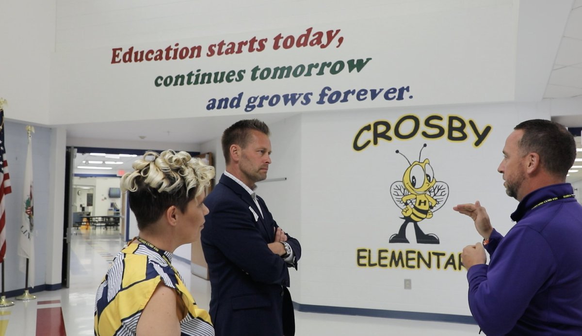 Yesterday, we were honored to be visited by State Representative Joesph Sosnowski from Rockford. Superintendent Dr. Corey Tafoya and Principal of Crosby Elementary Natalie Cowley were able to show him around our District to see what #HarvardRising is all about! 🐝⭐