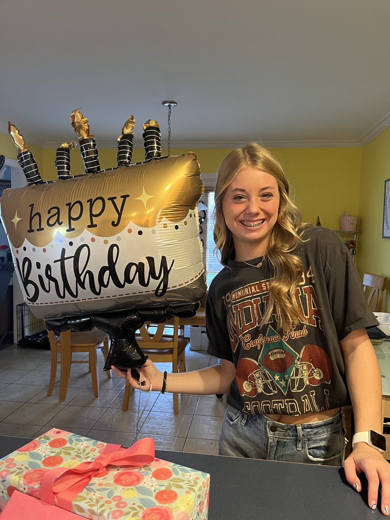 GerthDrew's tweet photo. Happy Birthday to this amazing, loving, smart,beautiful, and caring daughter of mine. Love you MC! https://t.co/iSJ2WbMnsE