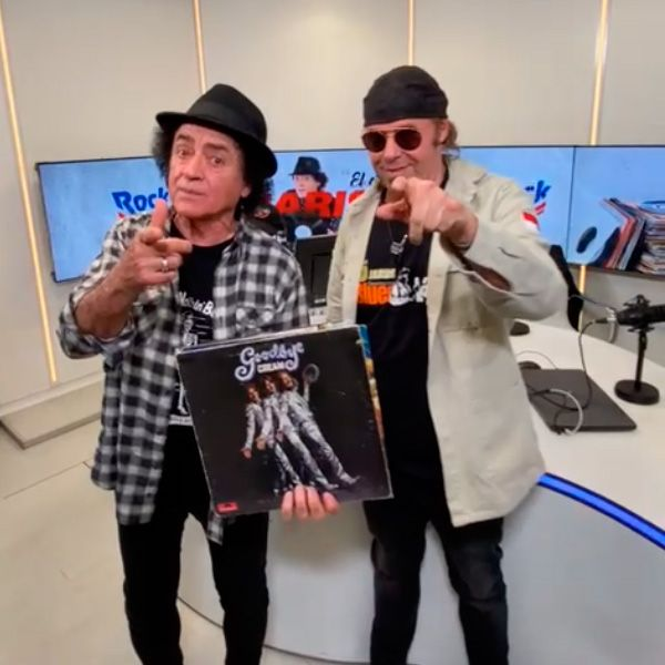 mariskalrock's tweet photo. 📻 Hoy en el segundo tramo de #MariskalRomeroShow (18:00CET) tendremos a #JavierVargas, líder de la @vargasbluesband, que nos hablará de sus flamantes #StonerNight y de la gira que llega a Navarra este 08/09. ¡No te lo pierdas!
📻https://t.co/GktO8uwwCB
https://t.co/mCK08oADsS https://t.co/zjNHUZGr6x
