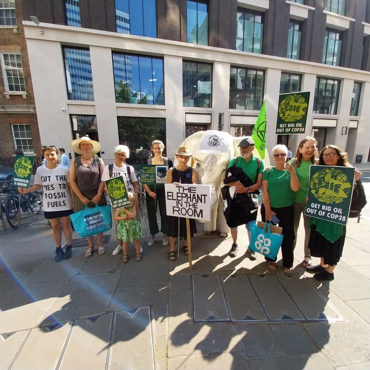 Stop IPIECA Greenwashing for the oil companies at office in Basinghall street The city of London #London #protest