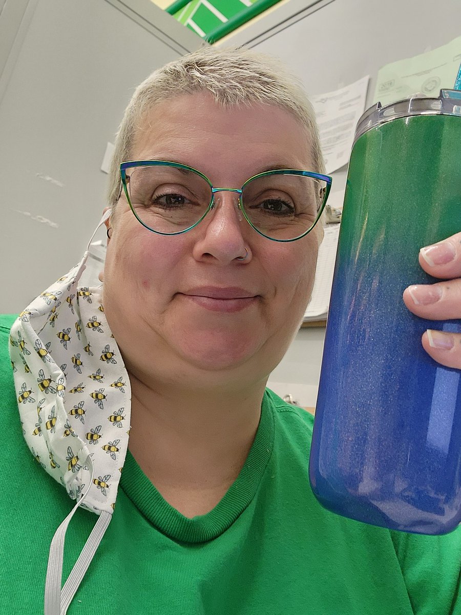 stealthstiel's tweet image. Iced Chai latte with oatmilk in my fave cup. I'm a little obsessed with blue and green if you couldn't tell. #blueandgreen