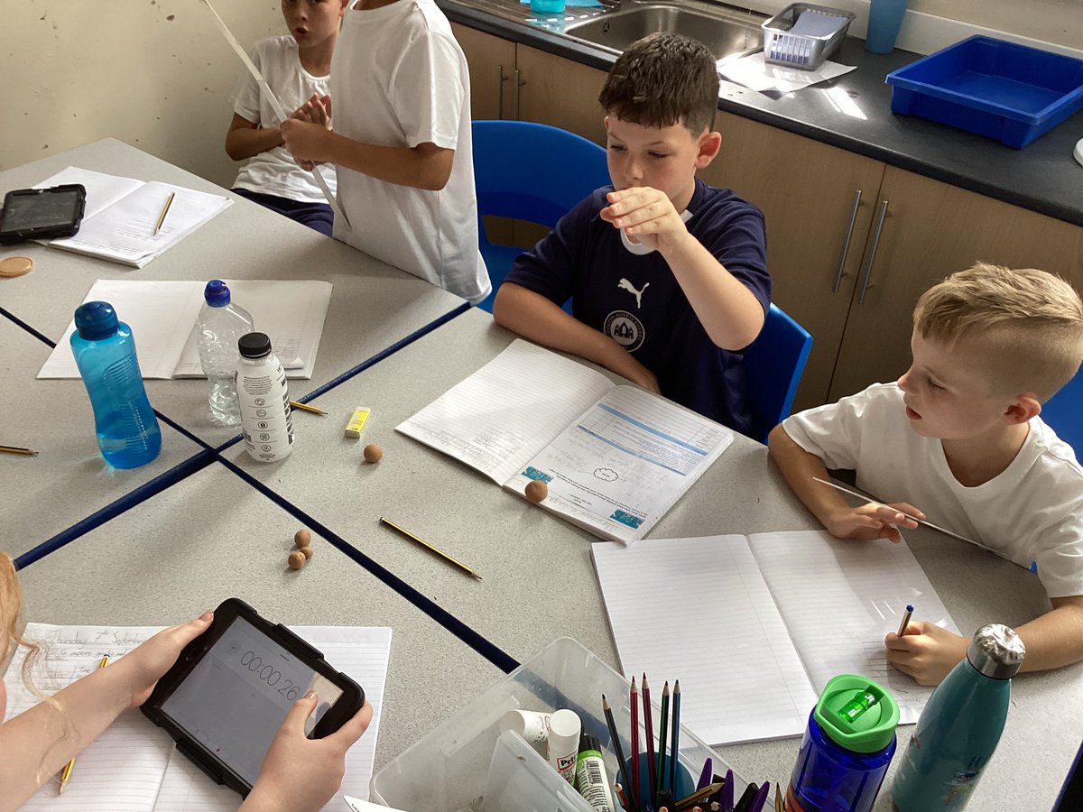 Vernon56KS2's tweet photo. Does the mass of a ball affect the force of gravity? #VPPScience https://t.co/fsrRRFg0KL