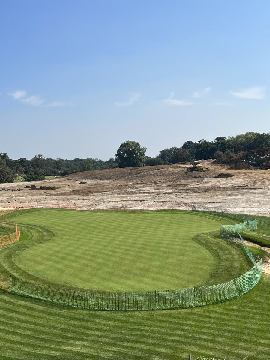 New short game area coming on nicely <a href="/BurnhamBgolf/">Burnham Beeches Golf</a>  <a href="/avoncropamenity/">Avoncrop Amenity Products Ltd</a> <a href="/consolidateTurf/">Consolidate Turf</a>  <a href="/MtnView_Seeds/">Mountain View Seeds</a> <a href="/GreasleyGolf/">John Greasley Ltd</a> <a href="/MGTurf/">Matt Gilks</a> great little sprayer the Supaturf Evenspray👌🏻