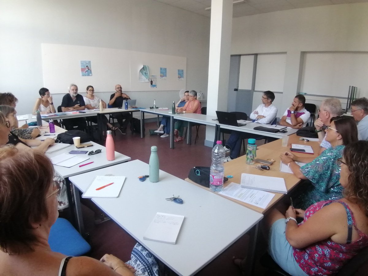 💬 Dispositif Local d'Accompagnement #DLA : nous sommes lancés🚀

✅Administrateurs, salariés, partenaires réunis autour de Stéphane Toustou - Comportence et Sandrine Collin <a href="/franceactive/">France Active</a>

#Ensemble nous allons réfléchir, travailler autour du projet associatif #MissionLocale
👥