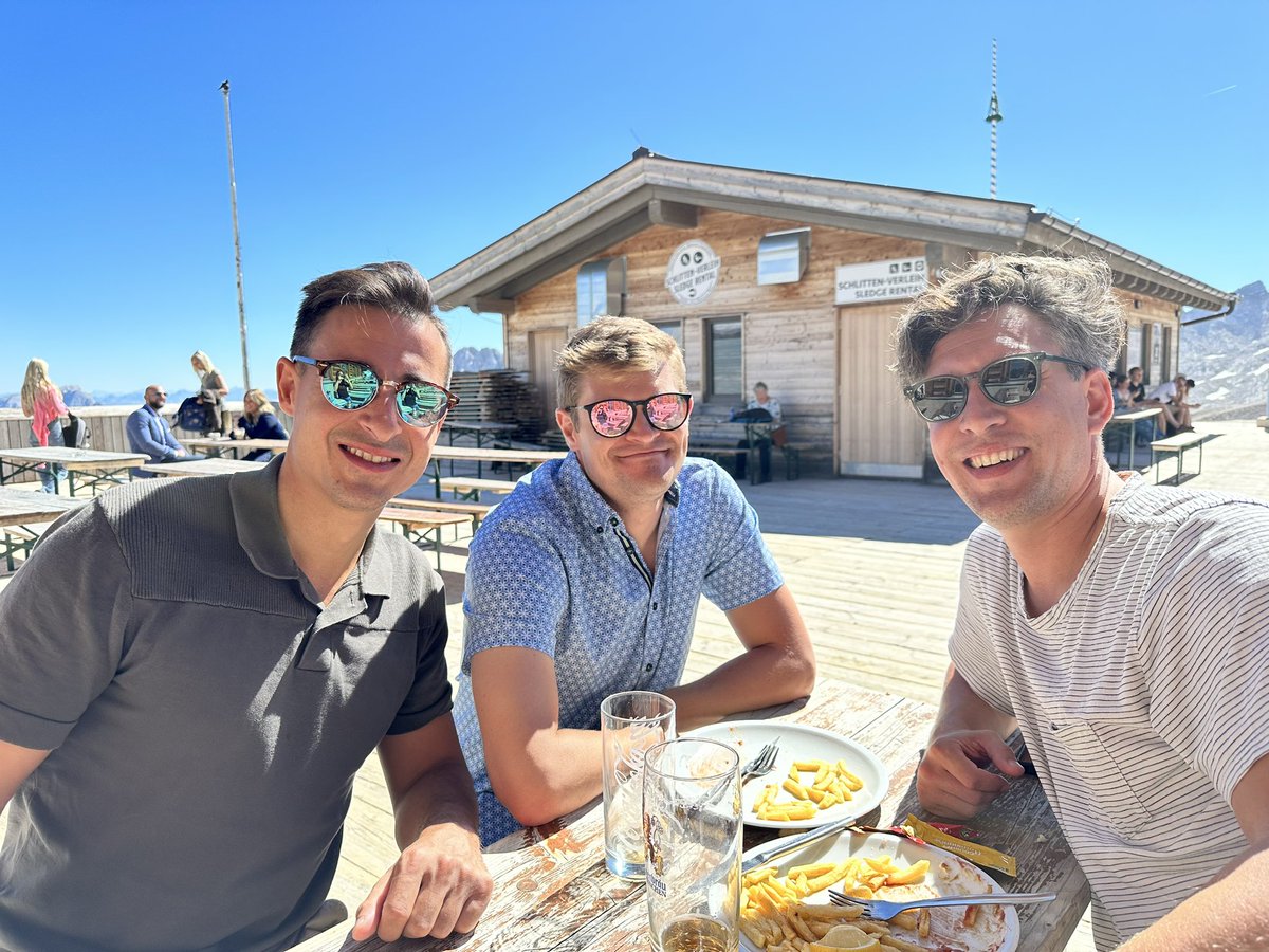 Second time we hold a workshop at the Schneefernerhaus, this time together with <a href="/fpcasale/">Paolo Casale</a>’s group, with a focus on statistical and machine learning methods in genomics, and invited speakers <a href="/nmancuso_/">Nicholas Mancuso</a> <a href="/andywdahl/">Andy Dahl</a> <a href="/TarjS/">TJ Singh</a> Joel Mefford 😎☀️